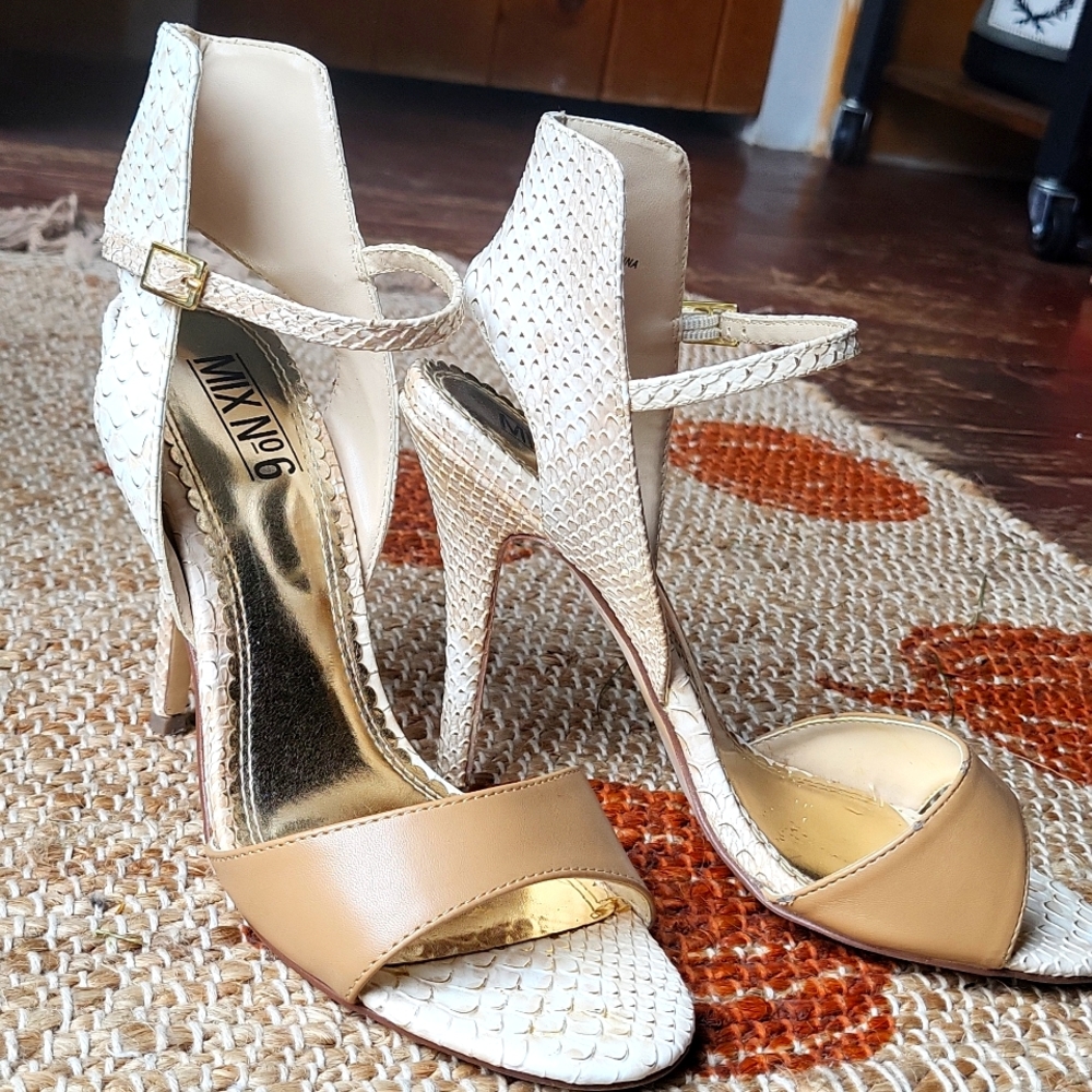 Like New Cream Stiletto Heels